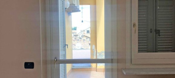 4 bedrooms Apartment in Voghera, Italy No. 329664 11