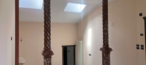 4 bedrooms Apartment in Voghera, Italy No. 329664 5