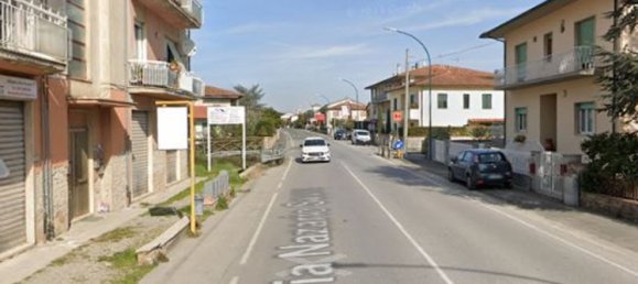 4 rooms Apartment in Ponsacco, Italy No. 199558 2