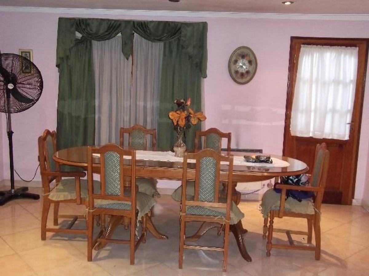 4 Schlafzimmer Haus in Hurlingham, Argentina, Nr. 95594