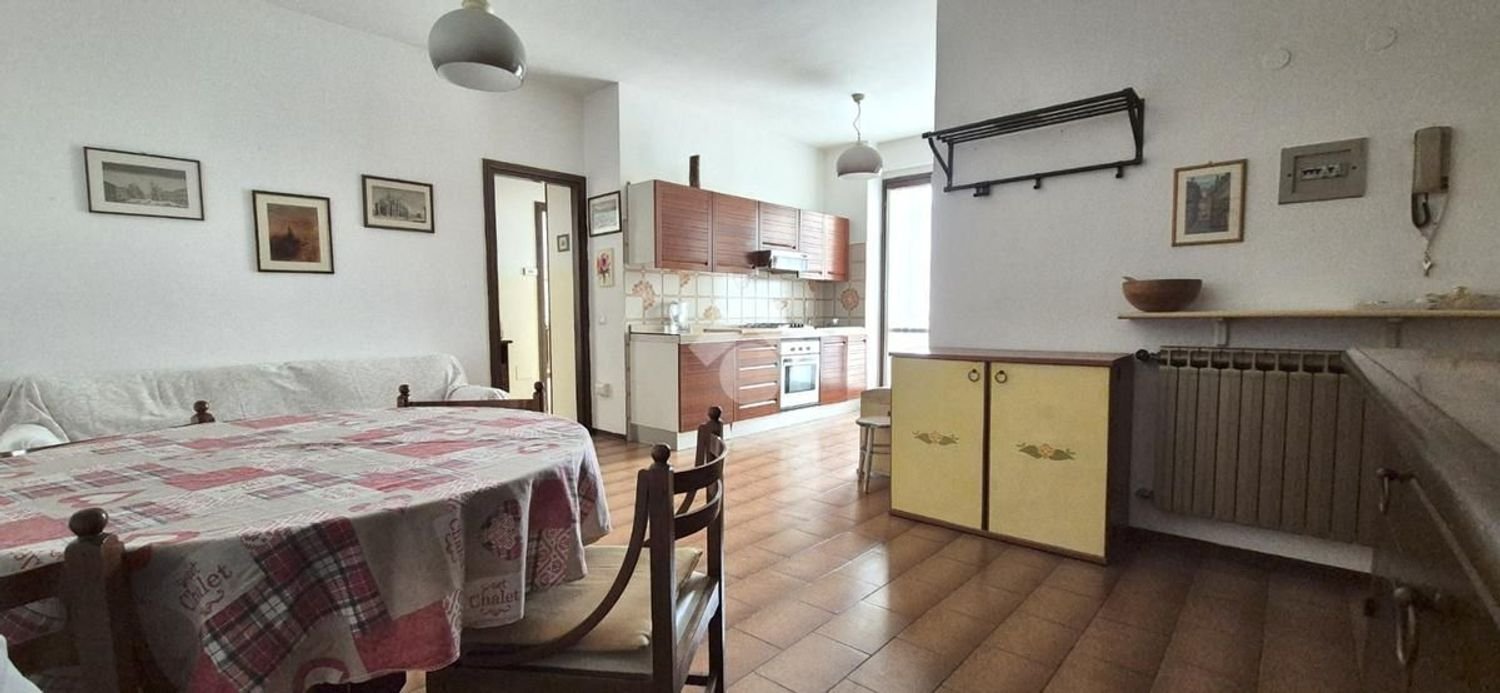 Apartamento de 3 habitaciónes en Trescore Balneario, Italy No. 309358
