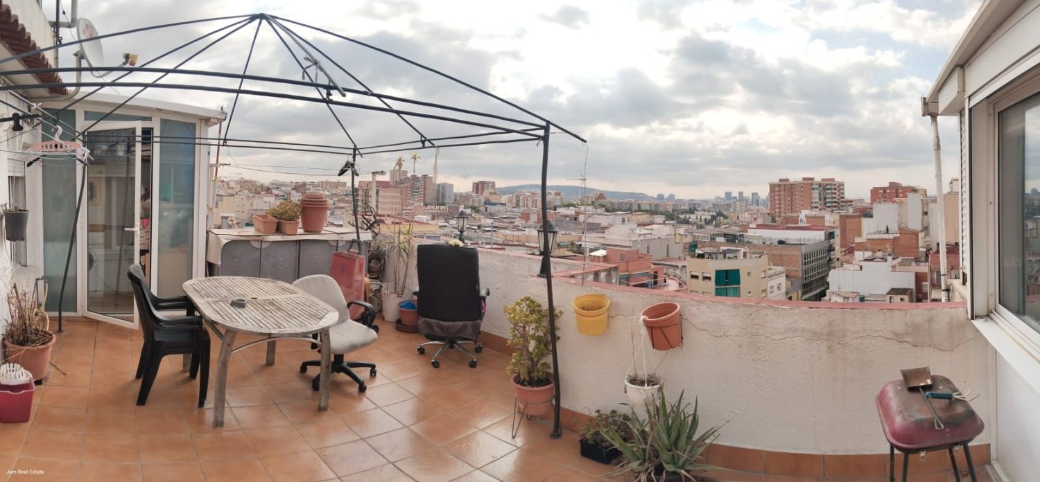 Apartamento T4 em L'Hospitalet de Llobregat, Spain N.º 141386