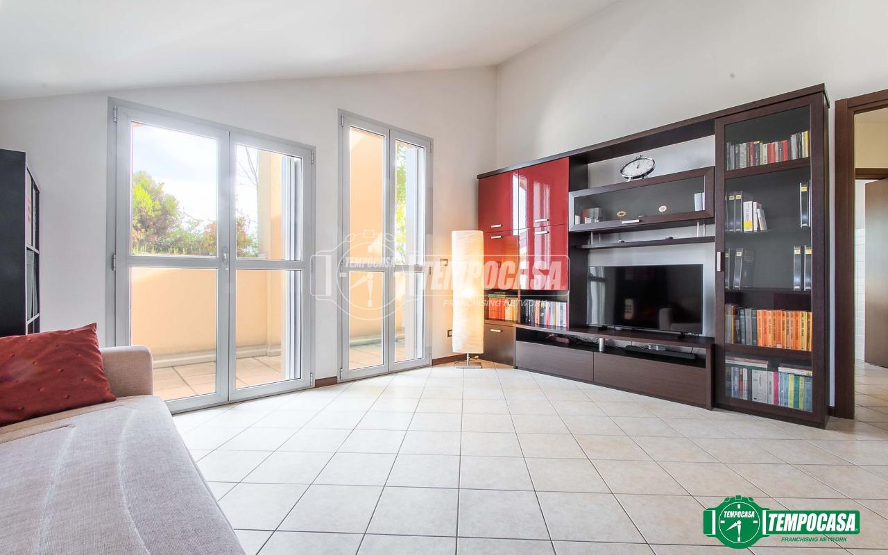 3 rooms Apartment in Rescaldina, Italy No. 136578