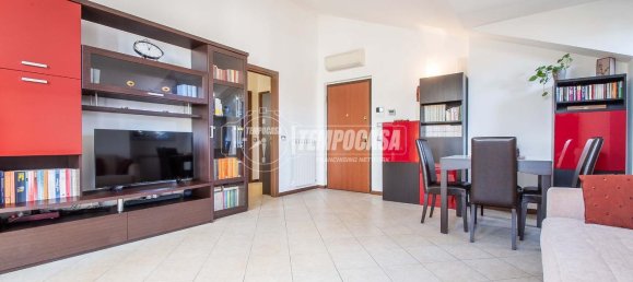 3 rooms Apartment in Rescaldina, Italy No. 136578 3