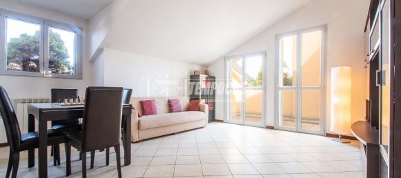 3 rooms Apartment in Rescaldina, Italy No. 136578 8