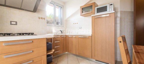 3 rooms Apartment in Rescaldina, Italy No. 136578 7