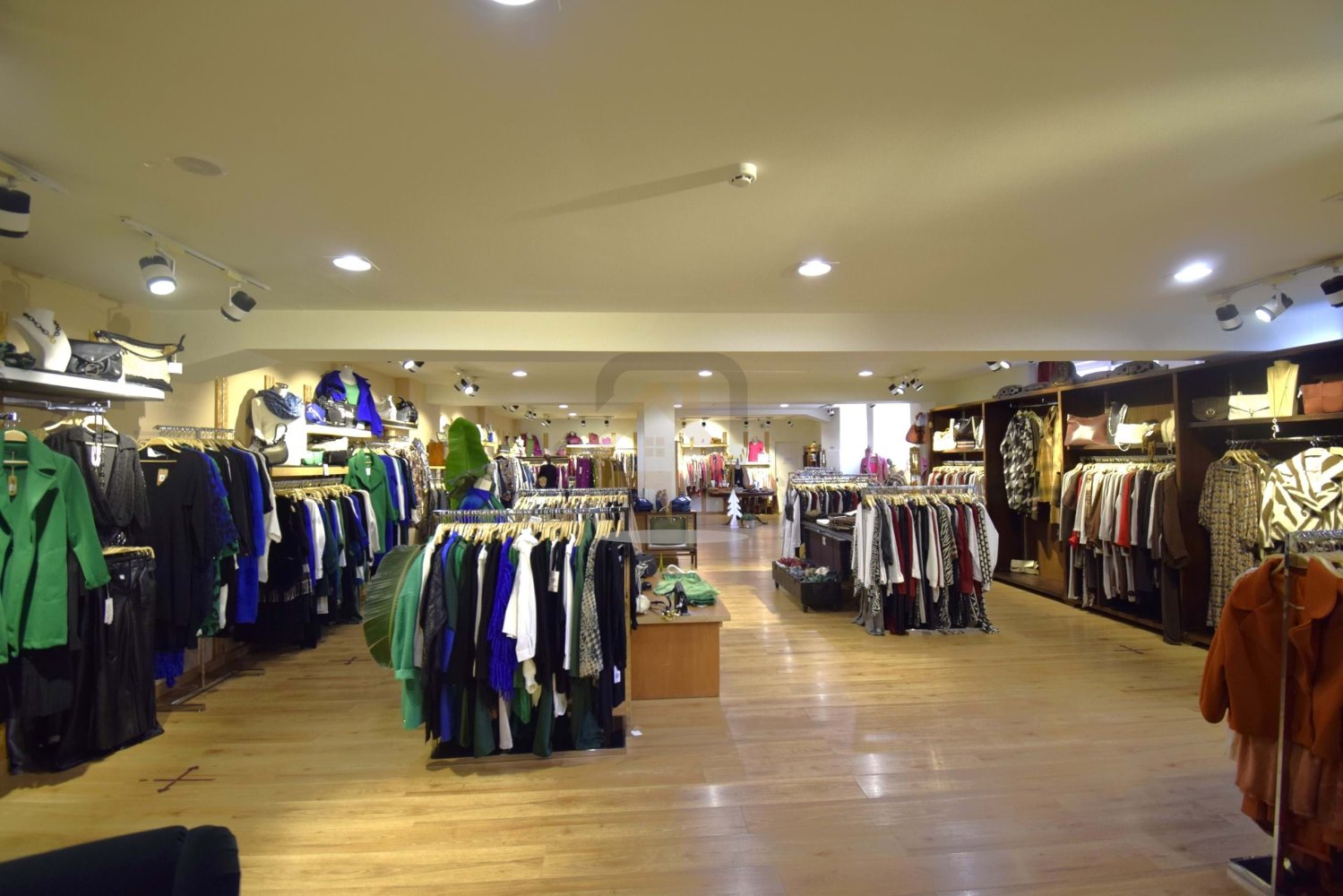 Gewerbliche Immobilie in Lisbon, Portugal 260m², Nr. 97443