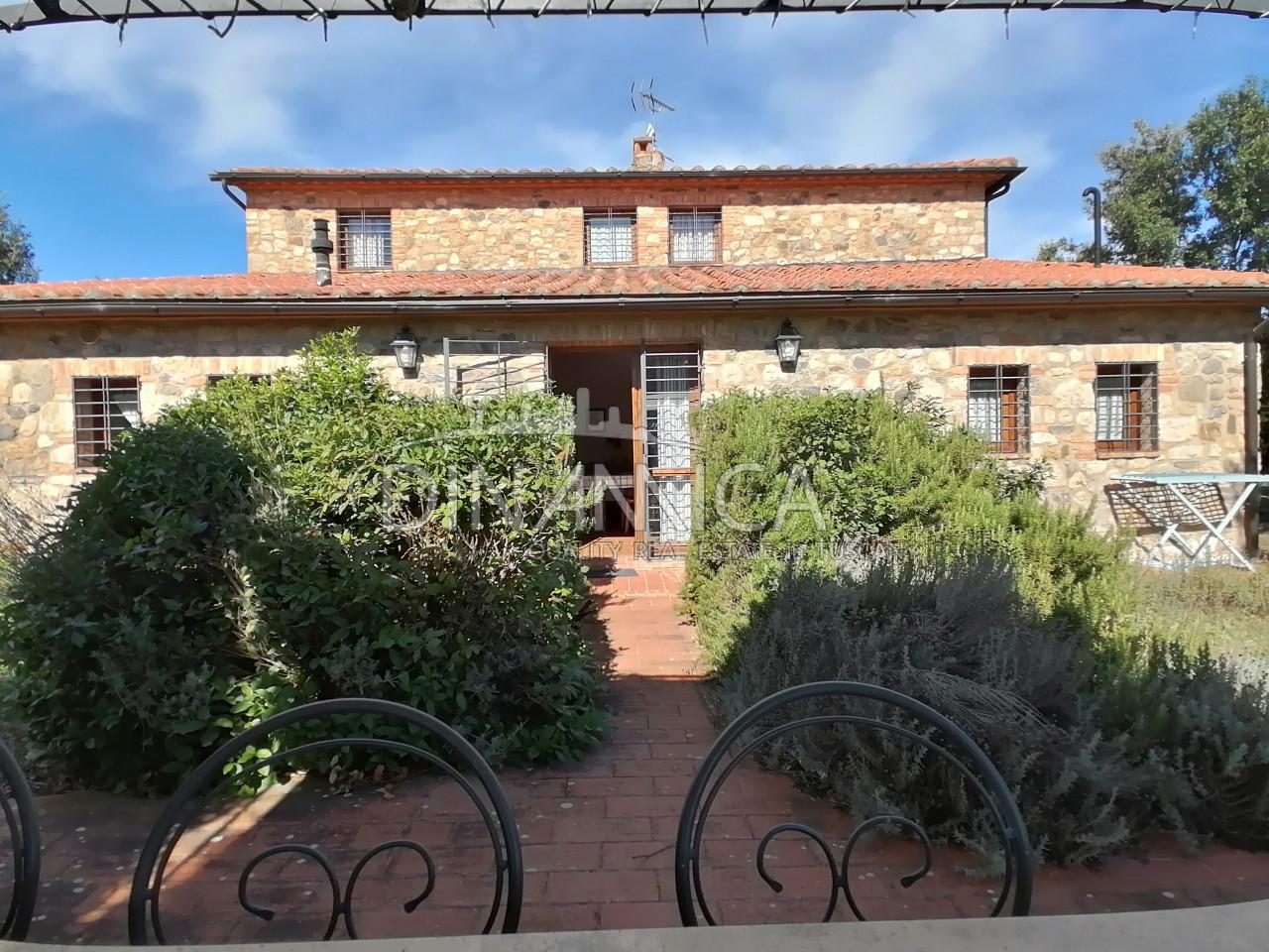 Casa de 15 divisões em Volterra, Italy N.º 231970