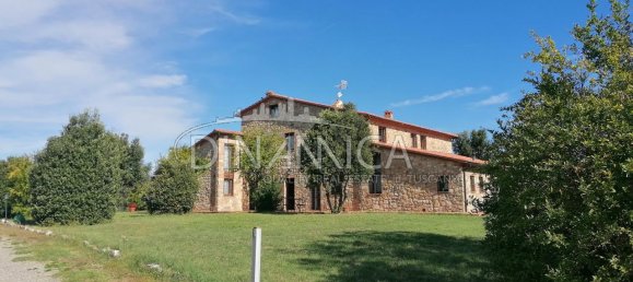 Casa de 15 divisões em Volterra, Italy N.º 231970 25
