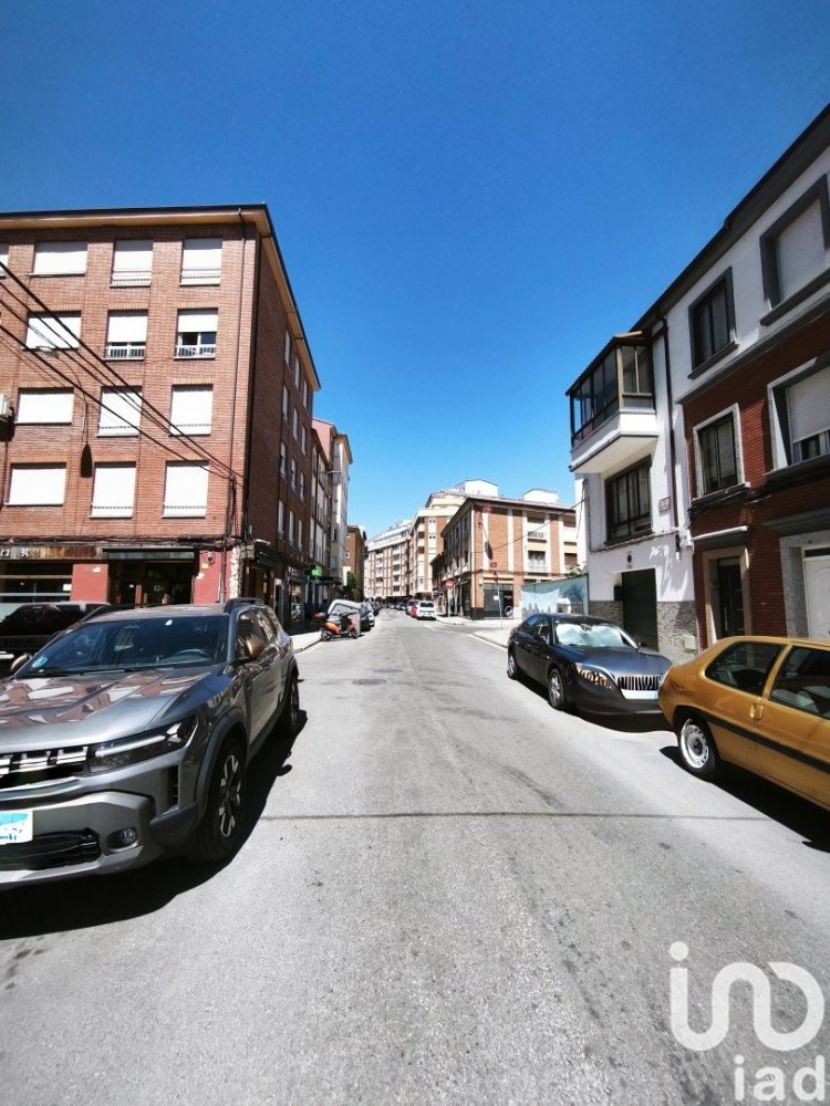 Propiedad comercial en León, Spain 50 m² No. 293892