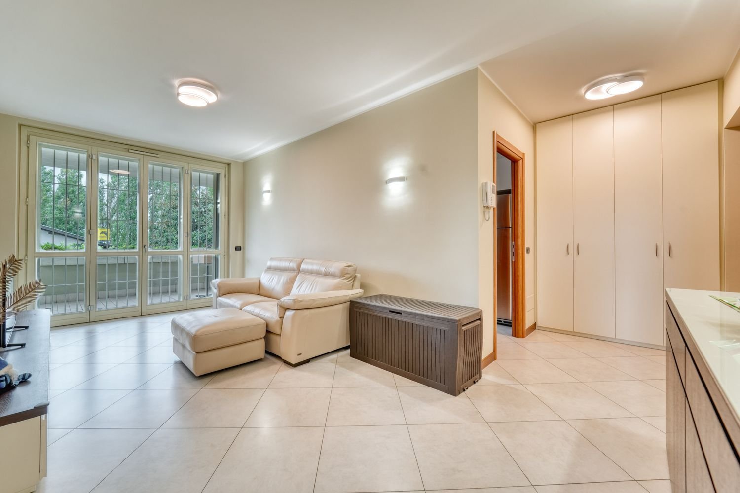 2 bedrooms Apartment in Peschiera Borromeo, Italy No. 383431