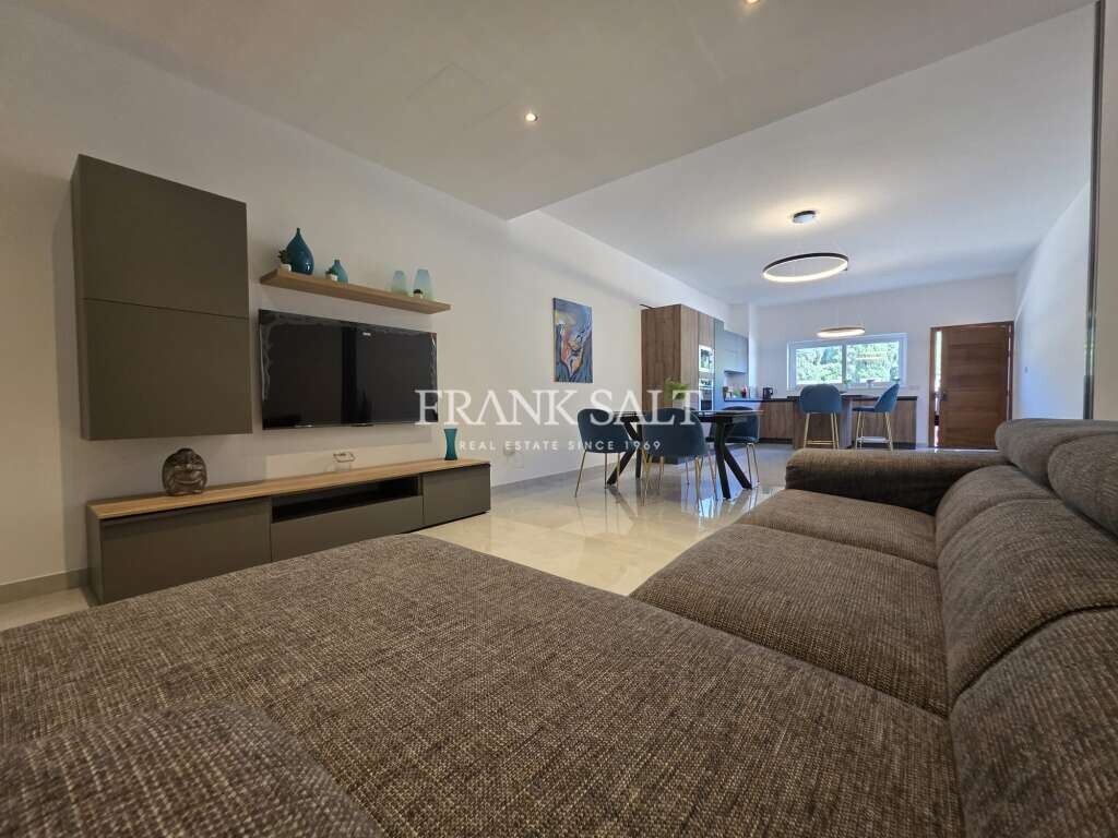 3 غرف نوم طابقين في Attard, Malta رقم 11619