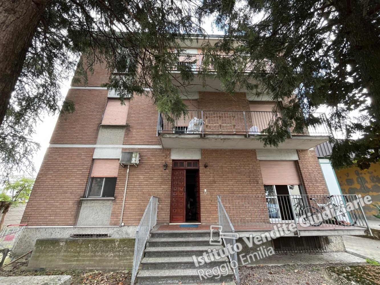 122m² Office in Montecchio Emilia, Italy No. 337967