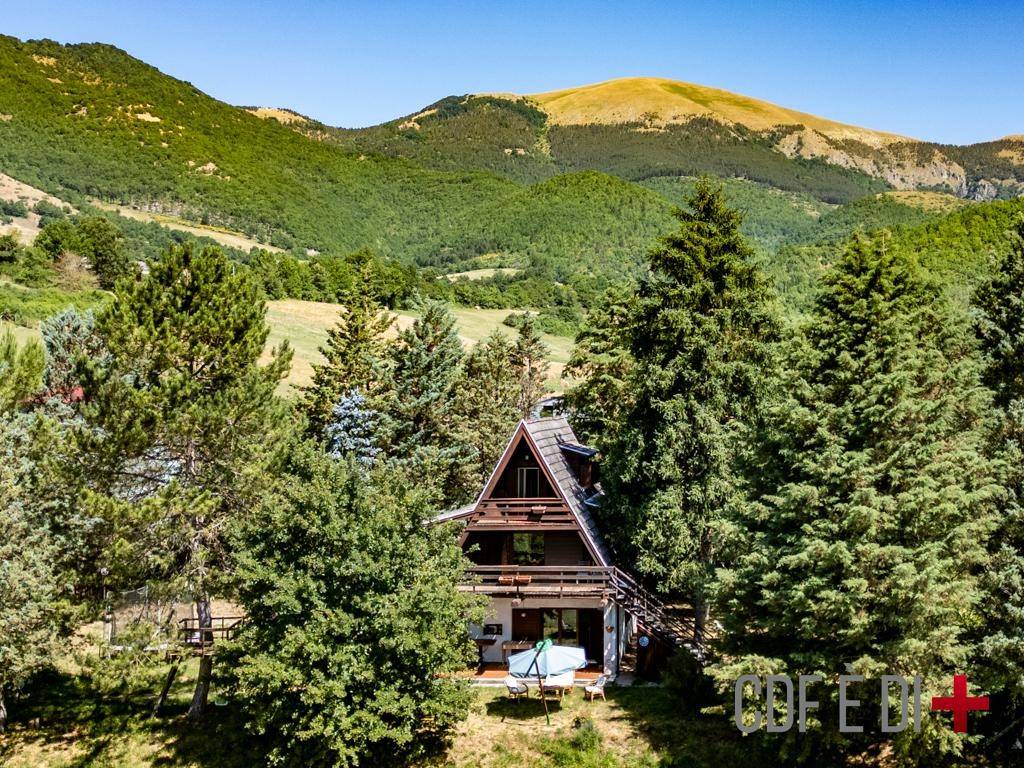 4 bedrooms Villa in Posta, Italy No. 258554