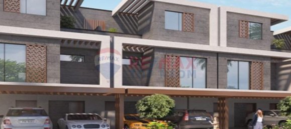 Adosado de 4 dormitorios en Dubai, UAE No. 93664 2