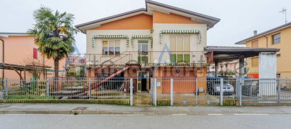 3 chambres Villa à Ponte San Nicolò, Italy No. 205994 16