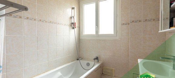 Apartamento de 2 dormitorios en Mantes-la-Jolie, France No. 296044 6