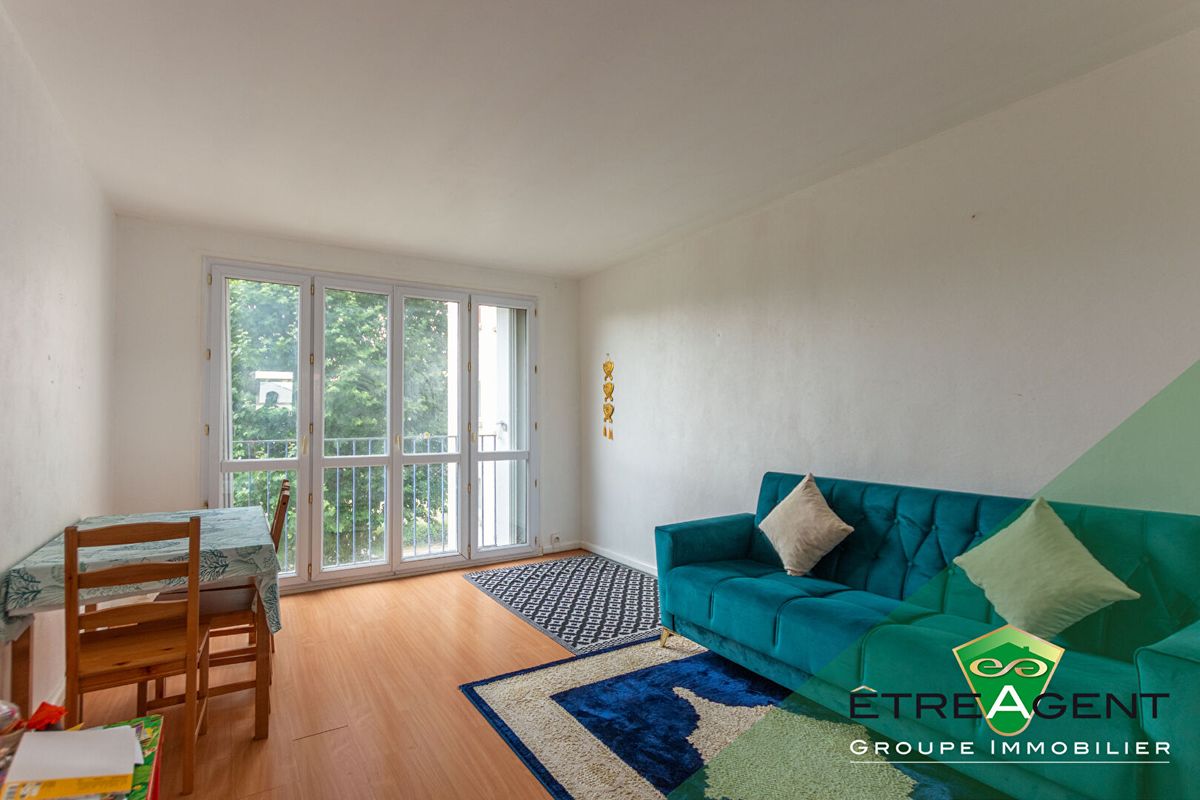 Apartamento de 2 dormitorios en Mantes-la-Jolie, France No. 296044