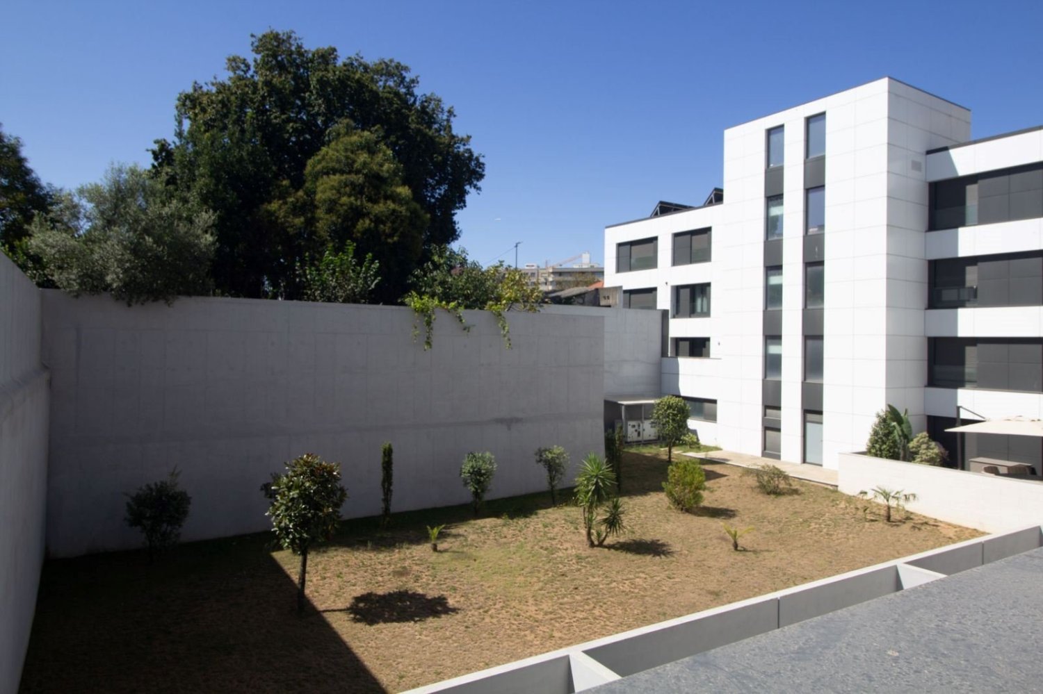 3 bedrooms Apartment in Porto, Portugal No. 130159