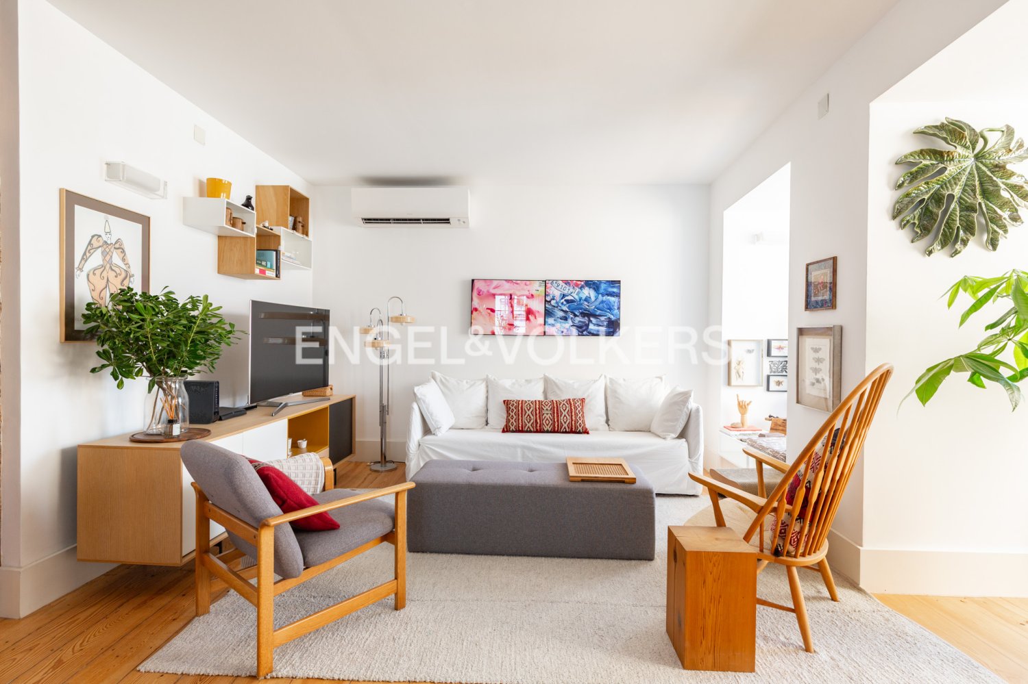 Apartamento de 2 dormitorios en Lisbon, Portugal No. 243623