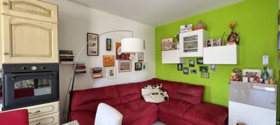 3 bedrooms Apartment in Empoli, Italy No. 350945 2