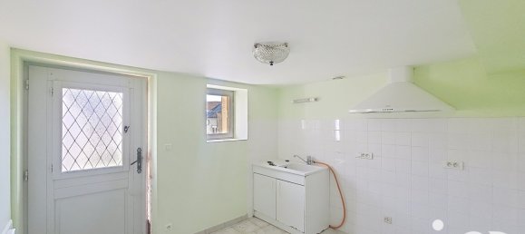 2 bedrooms House in Crezancy-en-Sancerre, France No. 152187 2