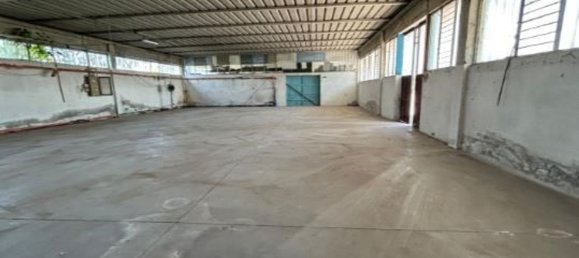 Entrepôt à Acquafredda, Italy 850m² No. 362880 3