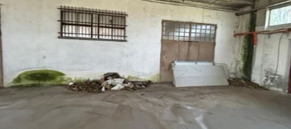 Entrepôt à Acquafredda, Italy 850m² No. 362880 2