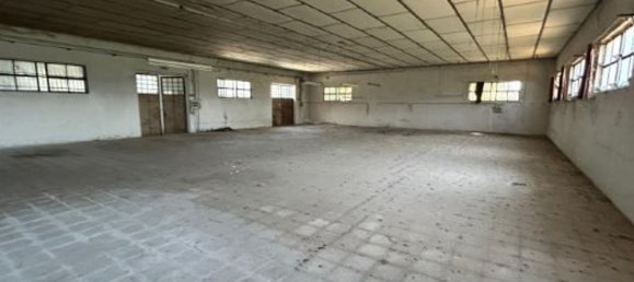 Entrepôt à Acquafredda, Italy 850m² No. 362880 4