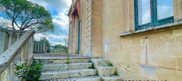 20 rooms Villa in Lecce, Italy No. 203126 4