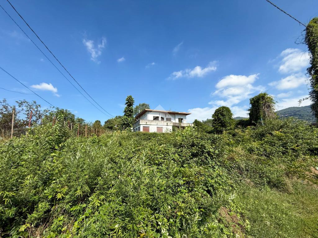 Gebäude in Olgiate Molgora, Italy 2200m², Nr. 287962