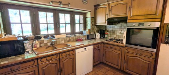 6 bedrooms House in Correze, France No. 279298 5