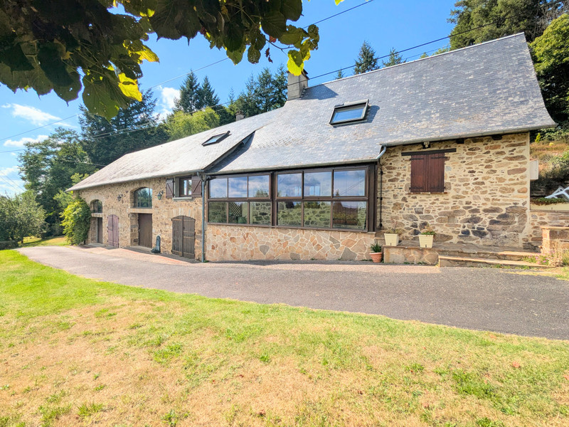 6 bedrooms House in Correze, France No. 279298