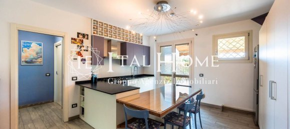 3 rooms Apartment in Bergamo, Italy No. 316111 5