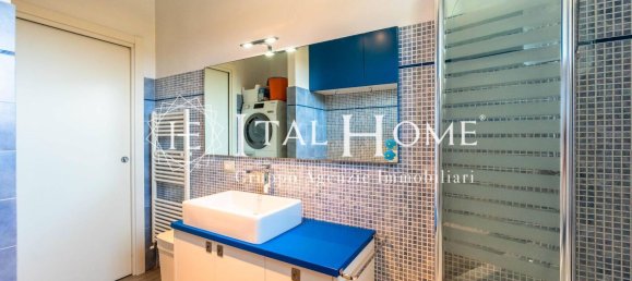 3 rooms Apartment in Bergamo, Italy No. 316111 11