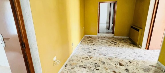 4 Schlafzimmer Wohnung in Mola di Bari, Italy, Nr. 315331 10