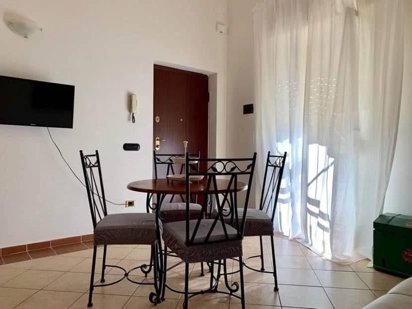 2-salle Appartement à Syracuse, Italy No. 242256