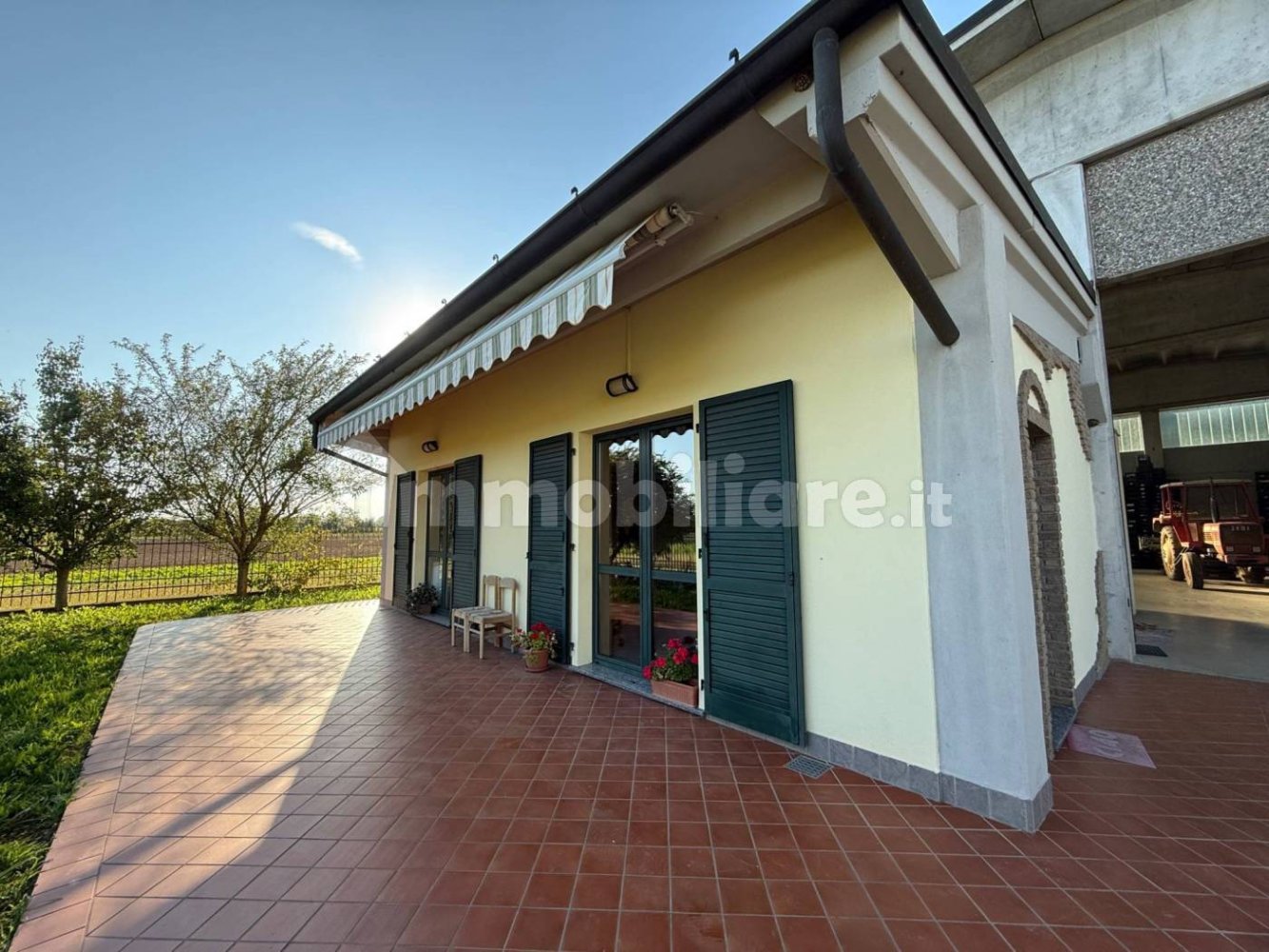 2 bedrooms Villa in Treviglio, Italy No. 295931