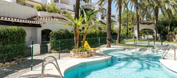 Apartamento de 3 dormitorios en Marbella, Spain No. 283063 14