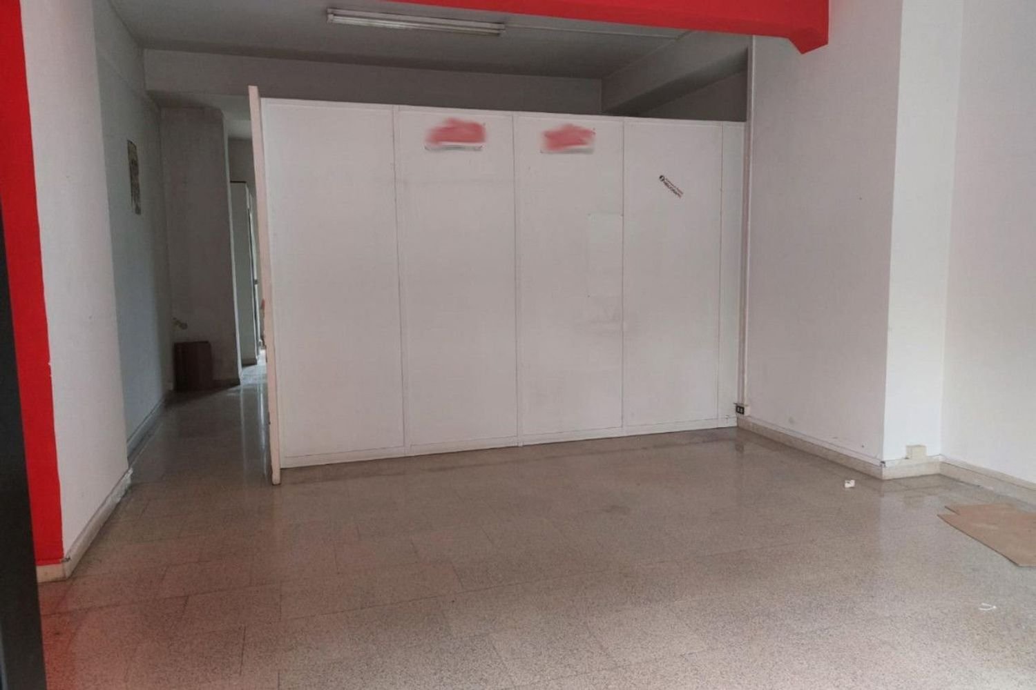 99m² Commercial property in Frosinone, Italy No. 376302