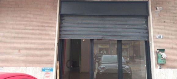 99m² Commercial property in Frosinone, Italy No. 376302 2