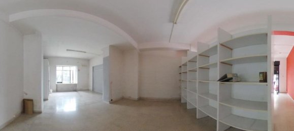 99m² Commercial property in Frosinone, Italy No. 376302 3