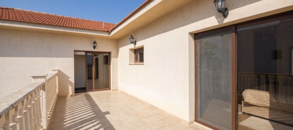 5 bedrooms Villa in Oroklini, Cyprus No. 23424 29