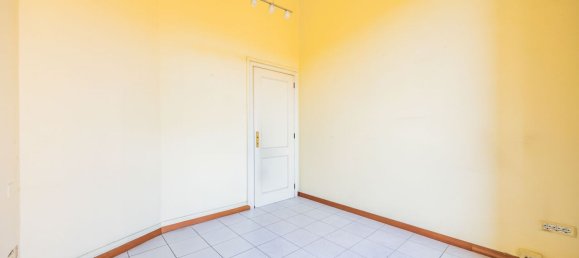 3 rooms Apartment in Carrara, Italy No. 122568 10
