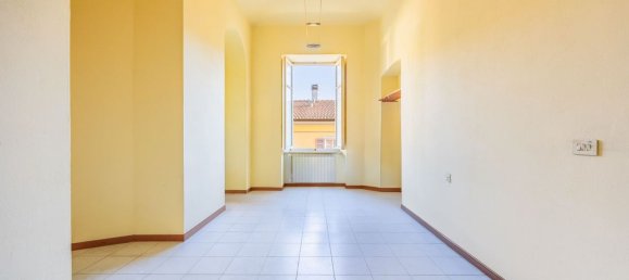 3 rooms Apartment in Carrara, Italy No. 122568 3