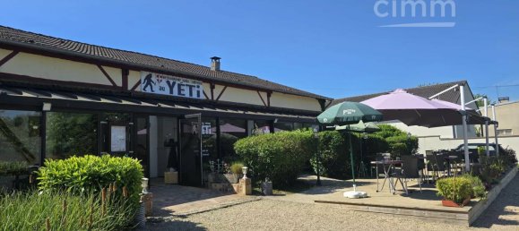 350m² Commercial property in Bourges, France No. 67985 13