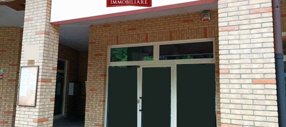 1غرفة عقار تجاري في Caronno Pertusella, Italy رقم 110757 3