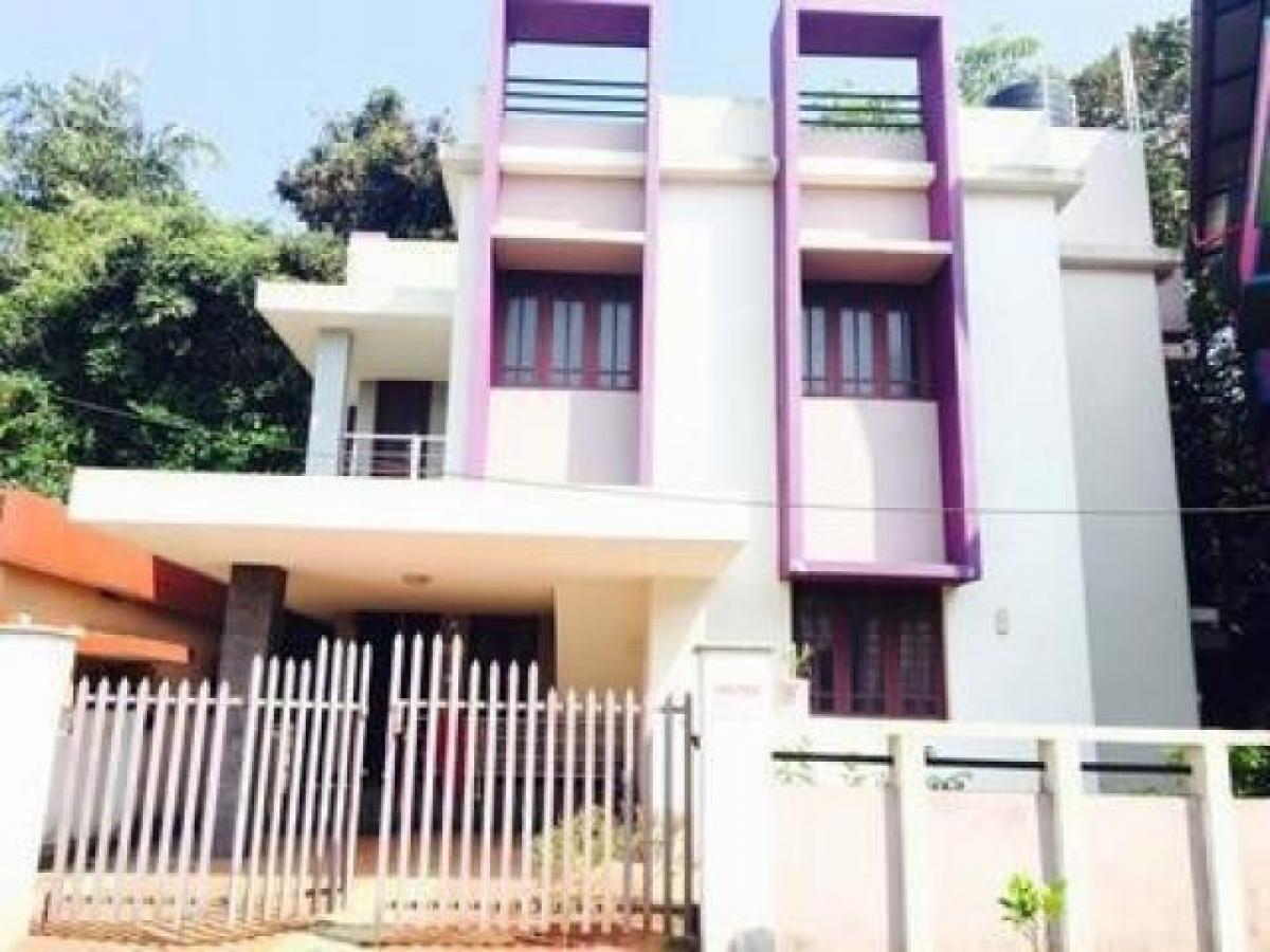 Casa de 3 dormitorios en Bangalore, India No. 8371