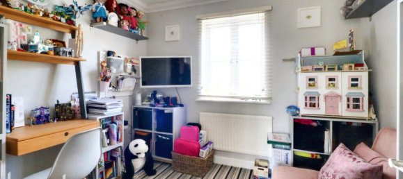 4 bedrooms House in Dartford, United Kingdom No. 4915 13