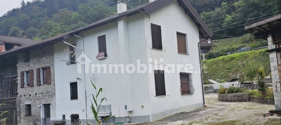 3 bedrooms Villa in Fonzaso, Italy No. 250889 2